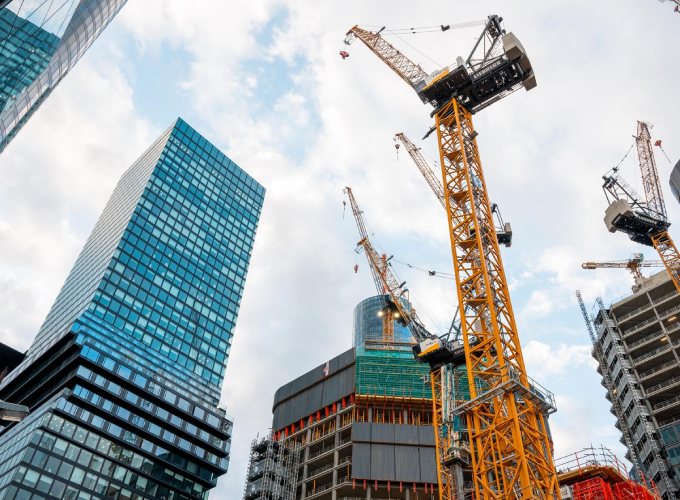 Construction site management: avoiding cost overruns and delays